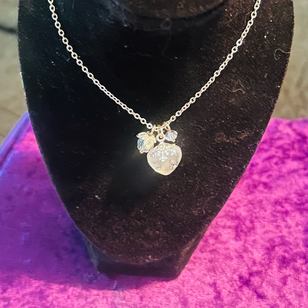 NWT Retired Brighton Frosty Heart Flakes Necklace JN7512 - Picture 3 of 9
